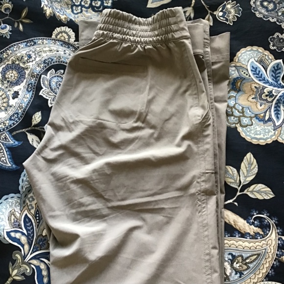Athleta Chelsea  wide leg crème tan and black size 0 - Picture 6 of 11